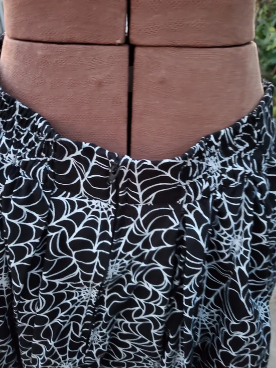 Pinup Couture/laura Barnes California Black & White Spiderweb Circle Skirt - Picture 5 of 8